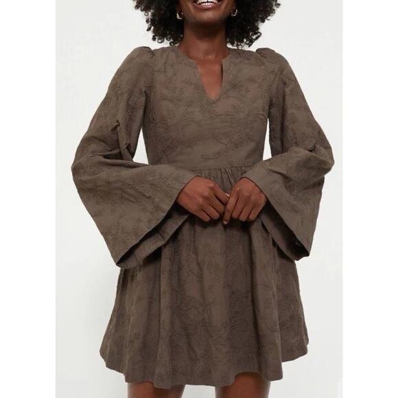 Tuckernuck Hyacinth House Women's Brown Textured Becca Bell-Sleeved Dress Medium - Picture 1 of 12